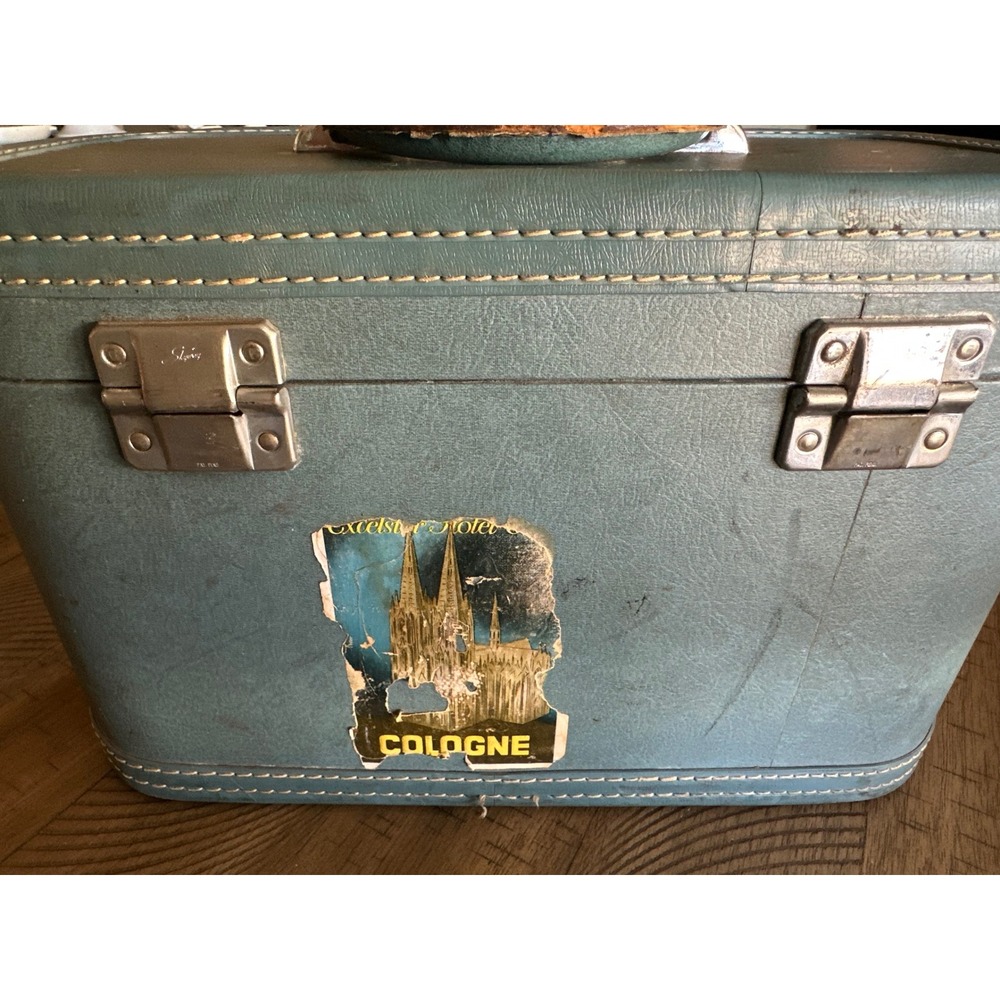 Mid-Century Skyway Train Case with Original Key Slate Blue Makeup Vanity Box - Picture 8 of 15